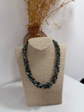 Collier vert algue roulé perle de sawak