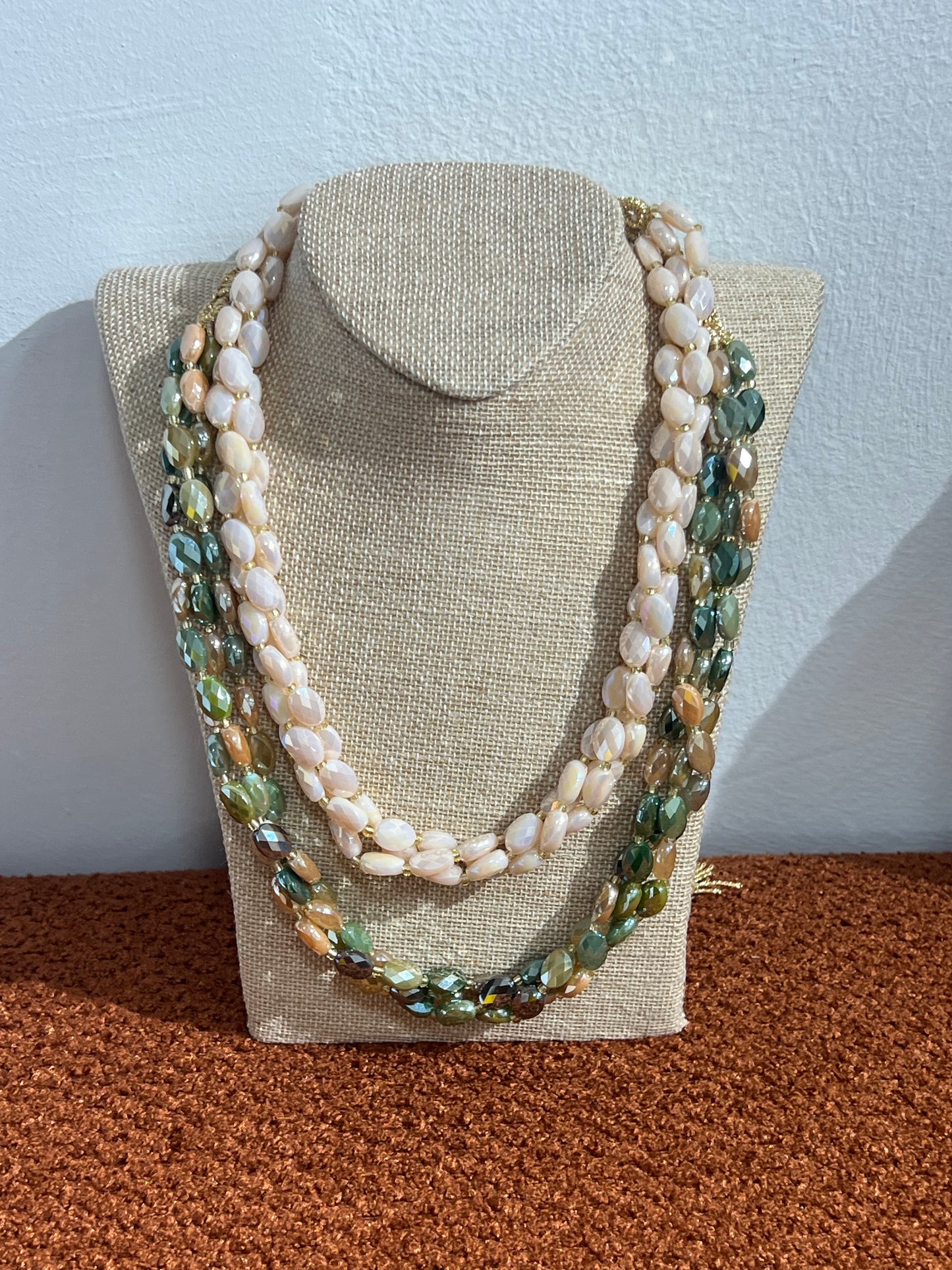Collier pierre de skawa