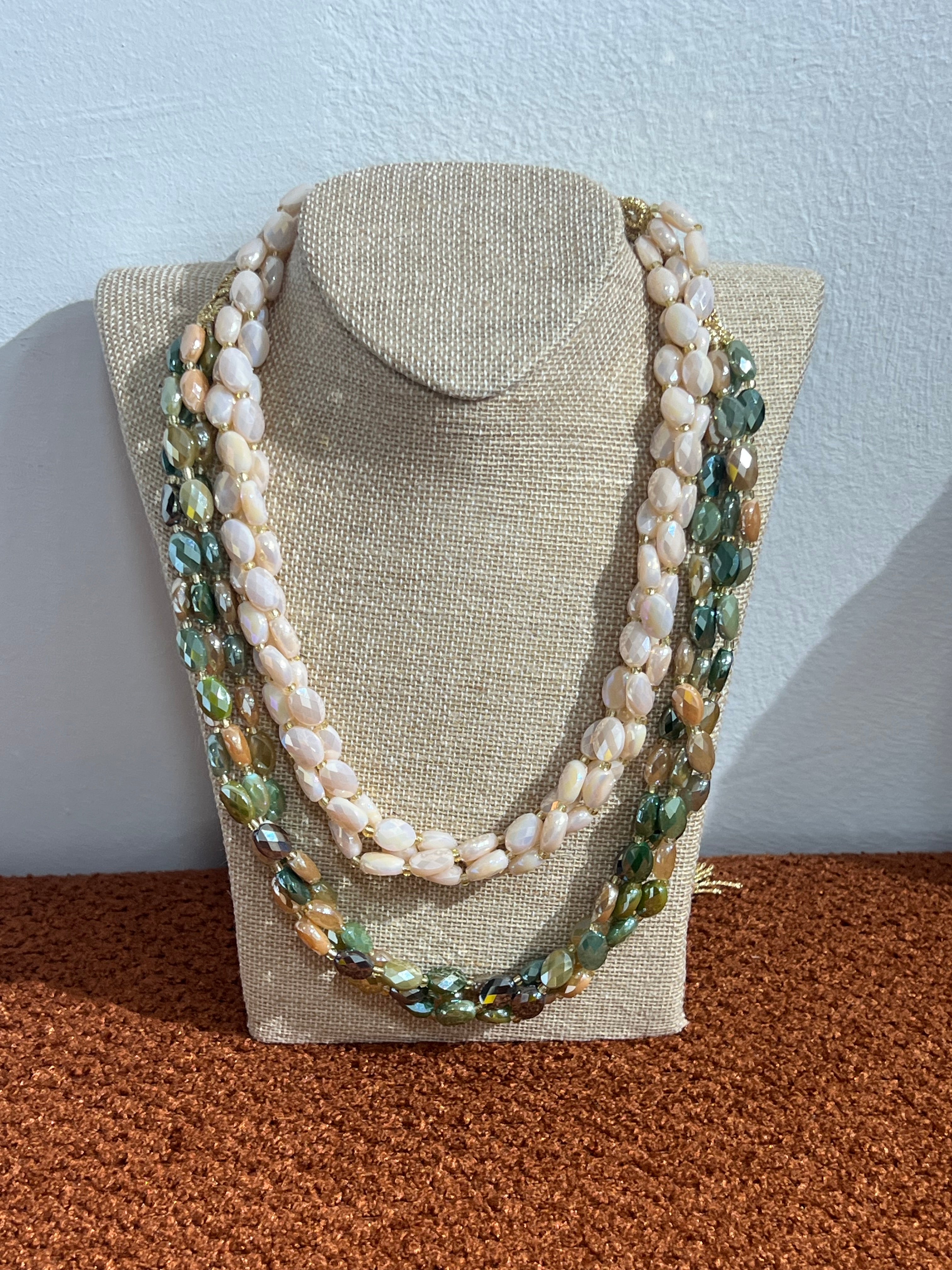 Collier pierre de skawa